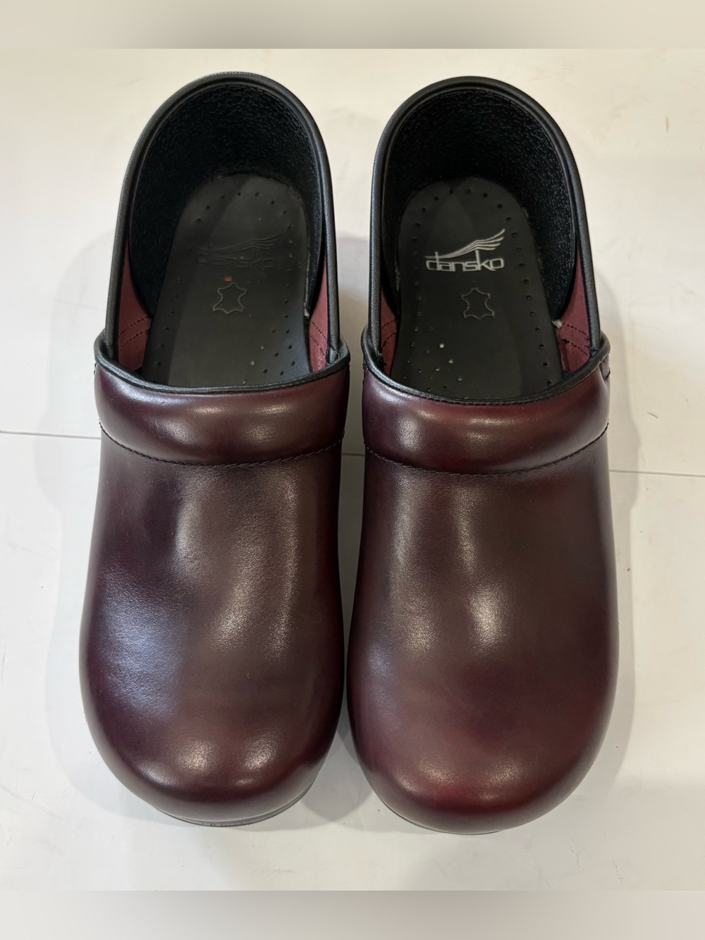 Dansko Women’s 40 Burgundy Leather Professional Clogs Slip On Comfort Shoes